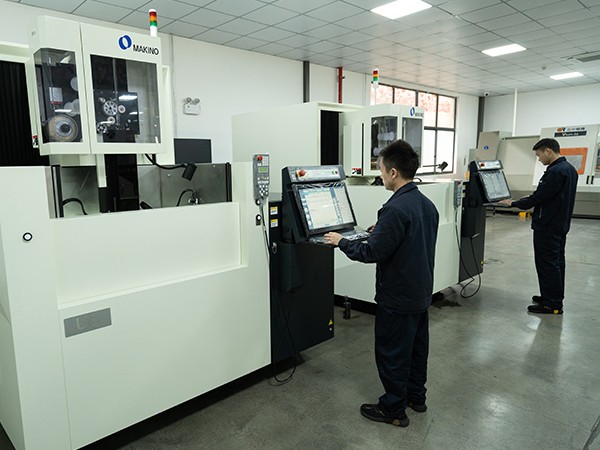 The Advantages of Using Slow-Feeding Wire-Cut Machines in Tungsten Carbide Mold Production