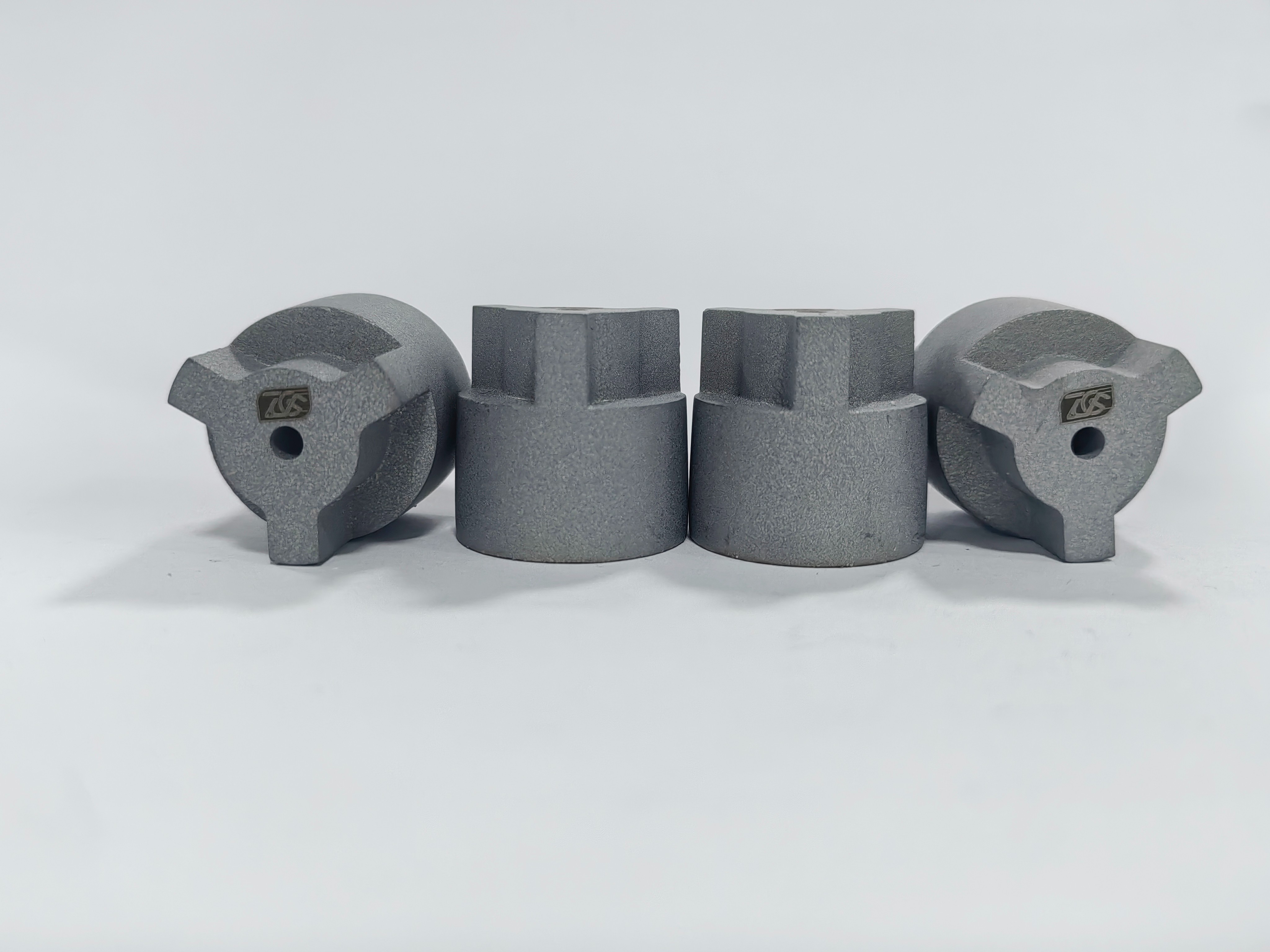 irregular-shaped stretching die